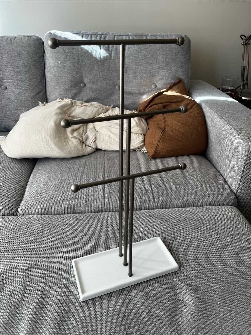 Metal Jewelry T-Bar Stand with White Tray